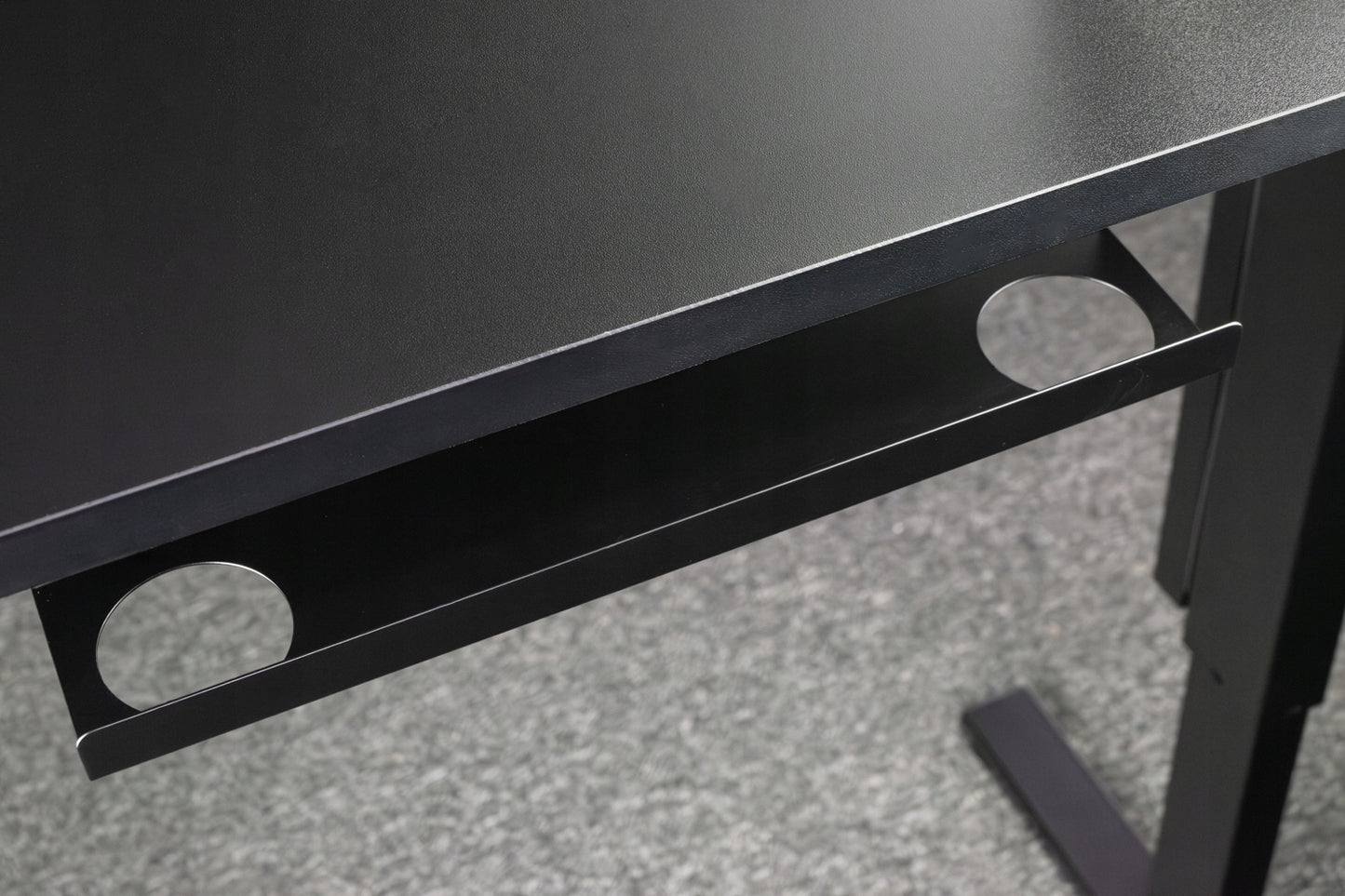 Elektrinis reguliuojamas stalas Control+ 120/60 LVNSystem juodas, aukščio reguliavimas 73-122 cm