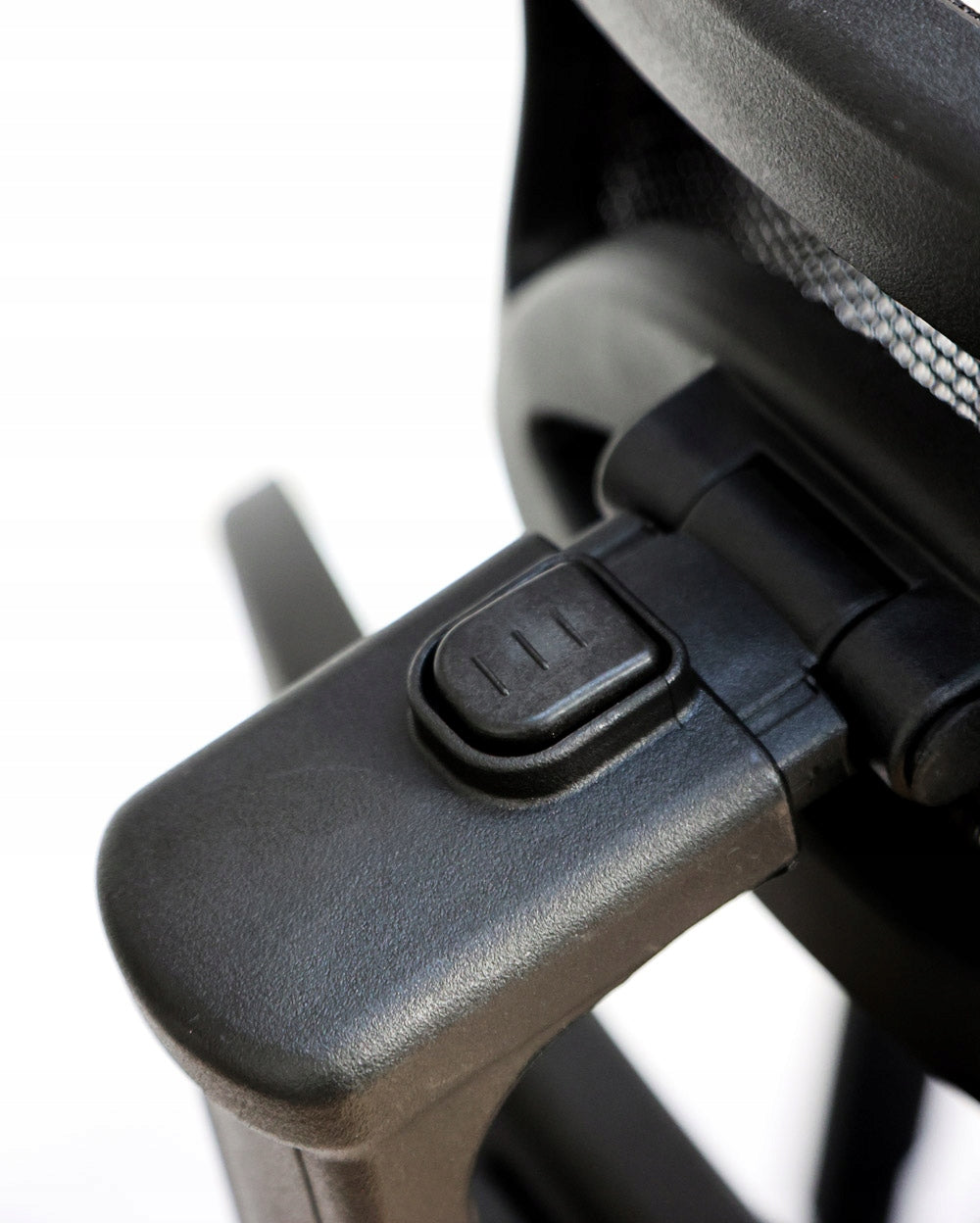 Ergonomiška biuro kėdė FXB004 su reguliuojamais porankiais ir galvos atrama, BHP