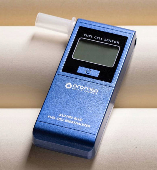 OROMED X12 Elektrocheminis Tikslus Alkotesteris + Pūstukai + 12m Kalibracija