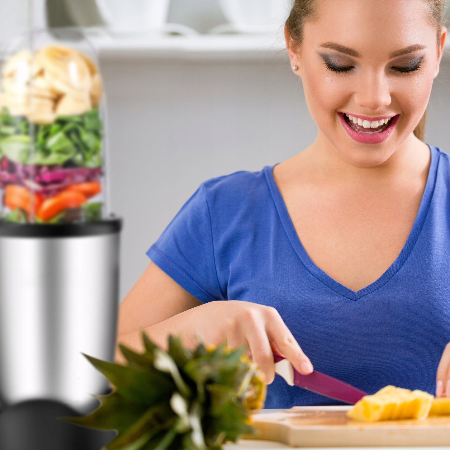 Daugiafunkcis virtuvinis kombainas-blenderis su ąsočiu, 600W, + 2 dideli 470 ml puodeliai