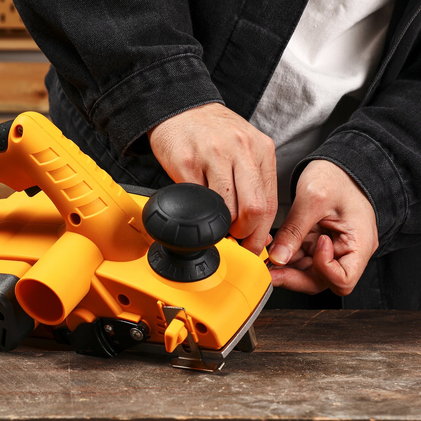 Elektrinis medienos oblius staliam 0-3mm 900W reguliuojamas DEKO