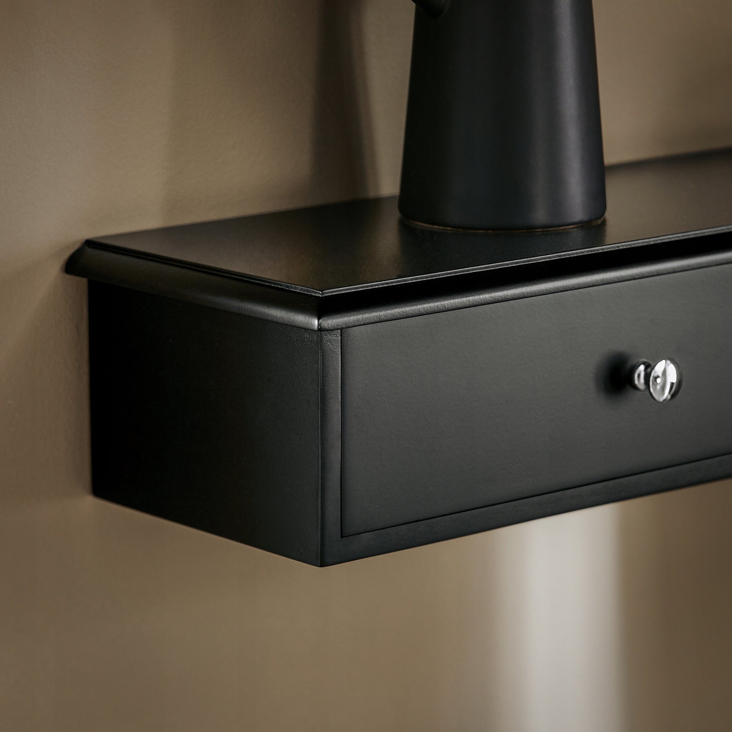 Sobuy Sieninė pakabinama lentyna su 3 stalčiais, miegamojo lentyna FRG43-L-SCH