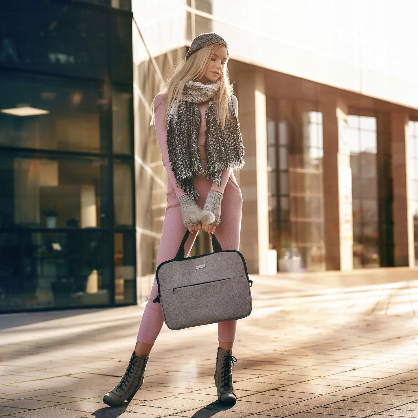 Nešiojamo kompiuterio krepšys 15,6" dviejų skyrių moteriškas vyriškas lengvas ant peties ZAGATTO