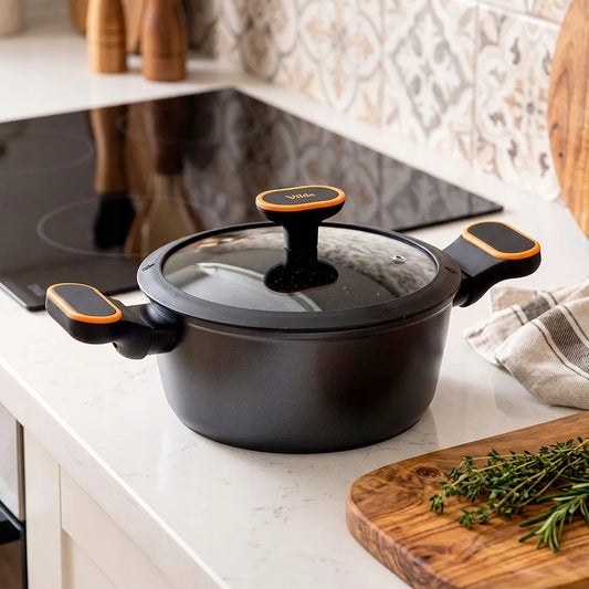 Granitinis puodas su dangčiu VILDE 20 cm, 2,5 l