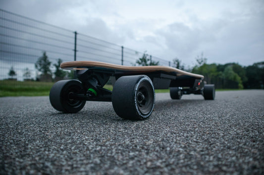 Elektrinės riedlentės ir longboardai – judėjimo laisvė mieste