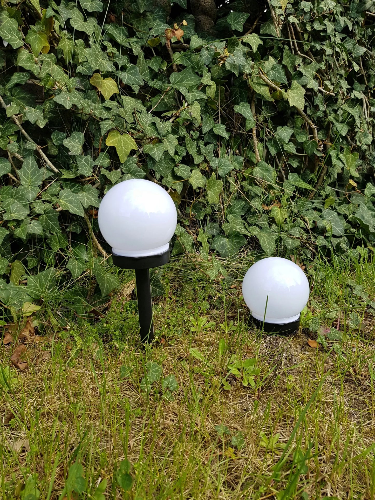 10 vienetų LED saulės energija maitinamų sodo lempų rinkinys, rutulio formos, 10 cm, šalta balta šviesa
