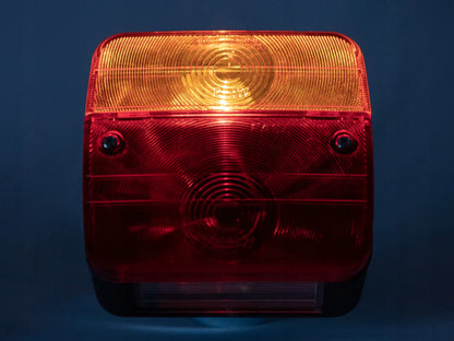 2 vnt. universalūs galiniai kombinuoti žibintai priekabai, autovežiui ar automobiliui + 4 lemputės