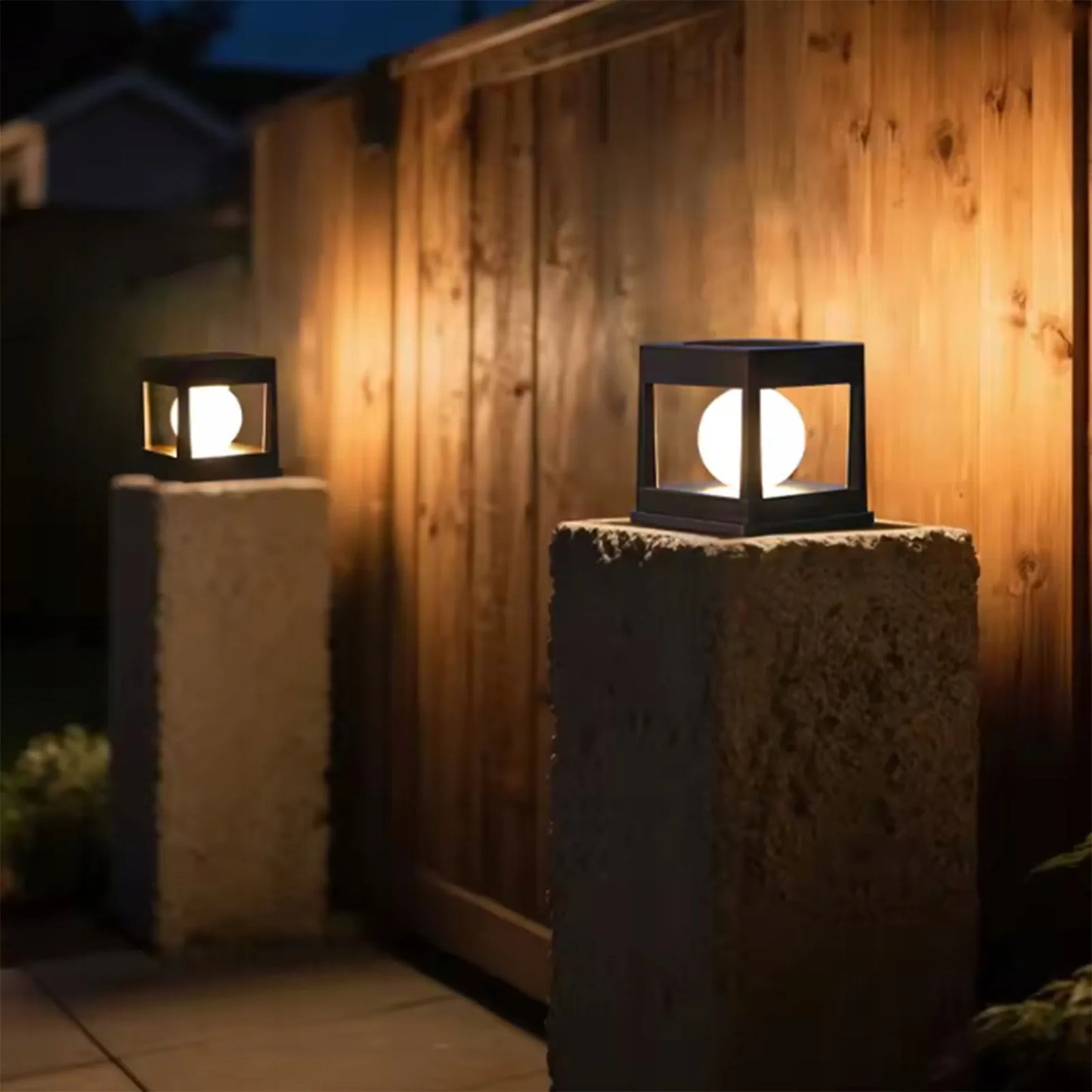 4 vnt. „Lumiled“ LED saulės energija veikiančios sodo tvoros stulpų šviestuvai