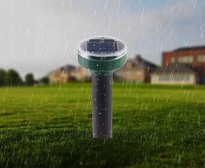4 vnt. saulės energija varomi atbaidytuvai kurmiams, pelėnams, pelėms, kiaunėms ir graužikams – 3400 m²