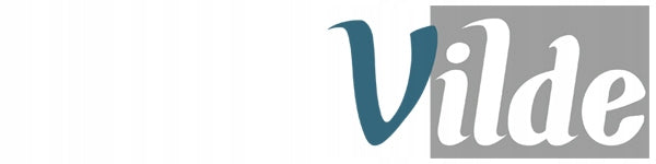 Juodas pakabinamas paukščių lesyklėlės namelis maistui ir sėkloms