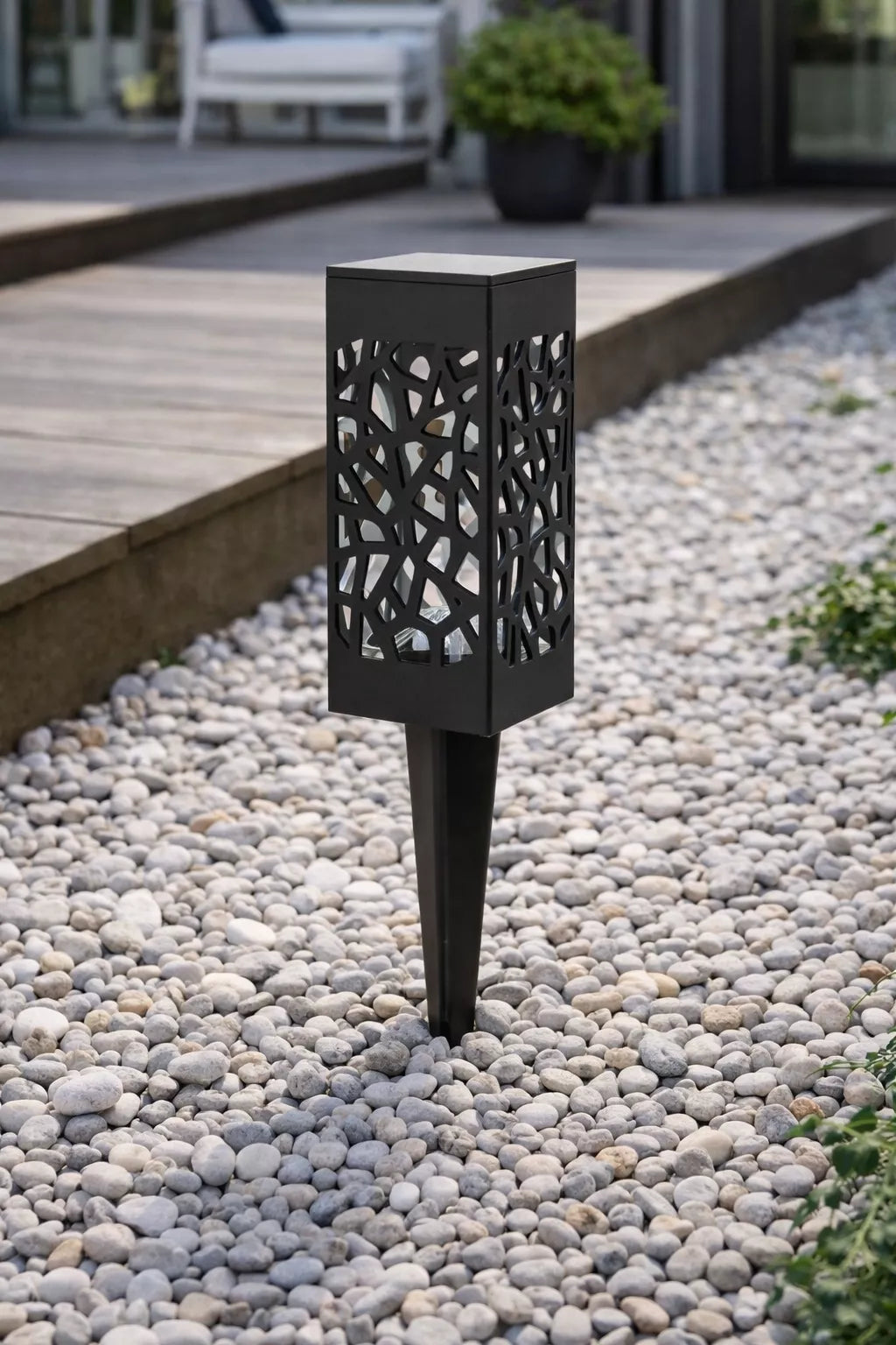 8 szt. Solarna lampa LED do wbijania w ziemię, ogrodowa latarnia ażurowa, barwa CIEPŁA