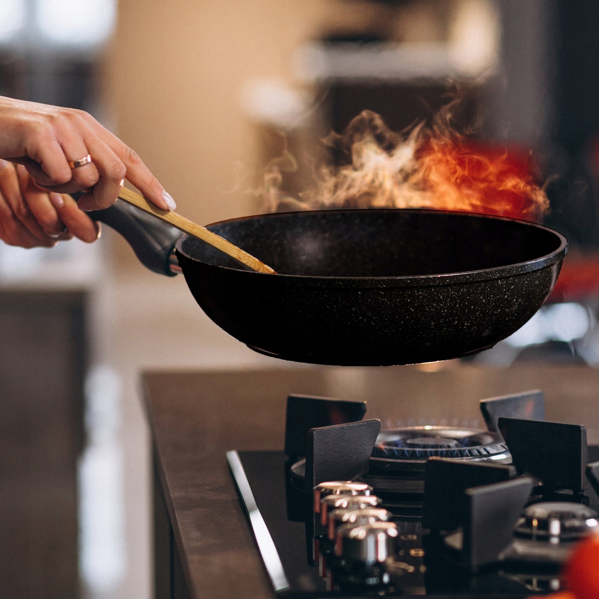 MARMURO PADENGIMO PUODŲ RINKINYS DUJINĖMS IR INDUKCINĖMS VIRYKLĖMS, 12 ELEMENTŲ, SU KELIAIS