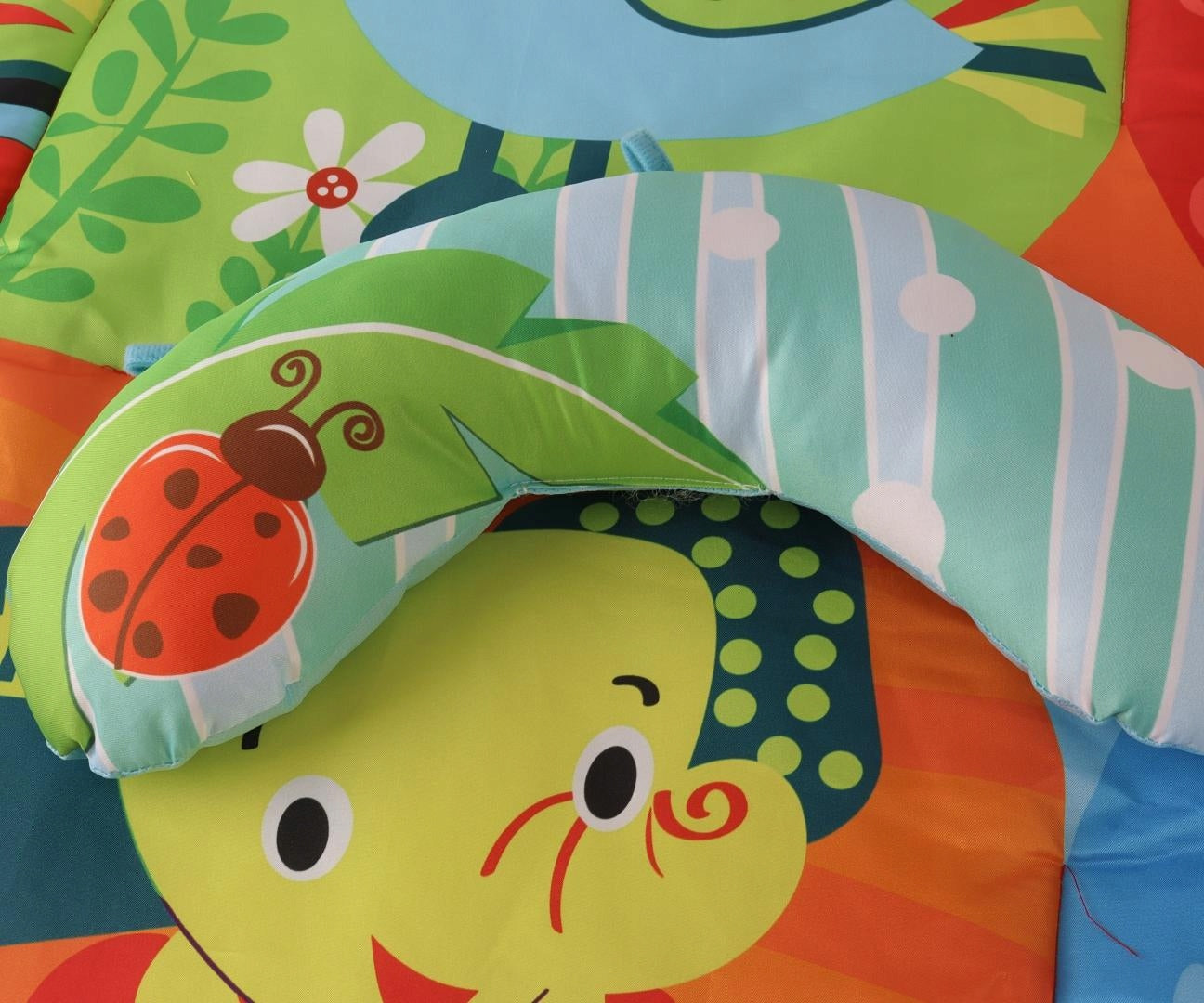 Edukacinis kilimėlis Spalvoti gyvūnėliai Sensorinis kūdikiams JL624-1D