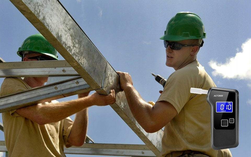 Elektrocheminis alkotesteris su kandikliais, kalibruotas ACT2600
