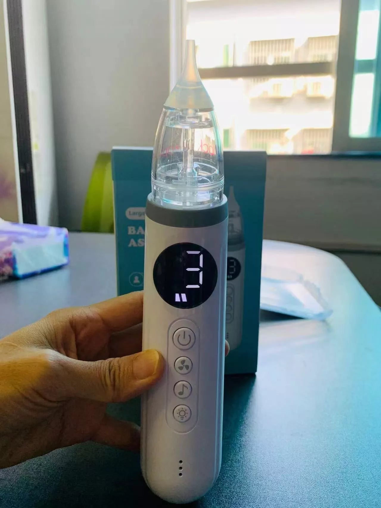ELEKTRONINIS NOSIES ASPIRATORIUS KŪDIKIAMS SU „BLUETOOTH“ MUZIKA IR 3 ANTGALIŲ KOMPLEKTU