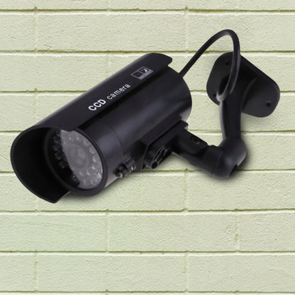 Netikra CCTV stebėjimo kamera su mirksinčiais LED šviesos diodais