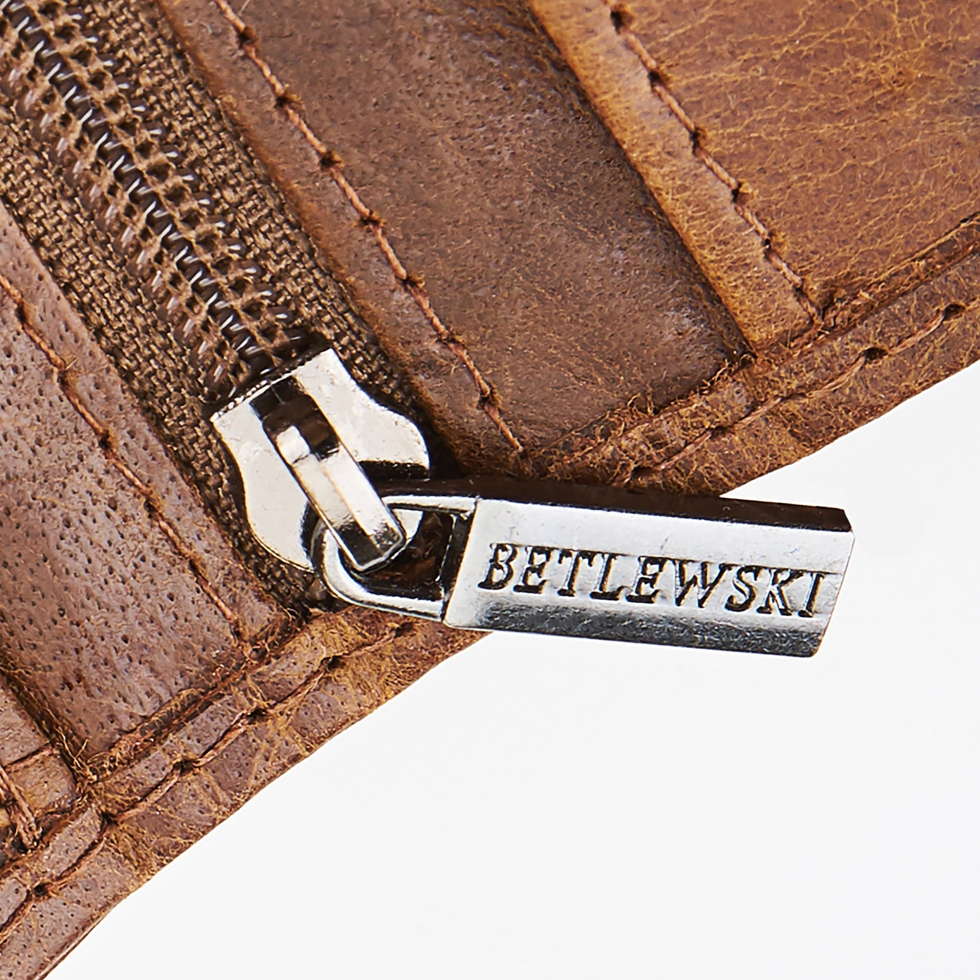 BETLEWSKI Vyriška "vintage" odinė piniginė, vertikali, elegantiška