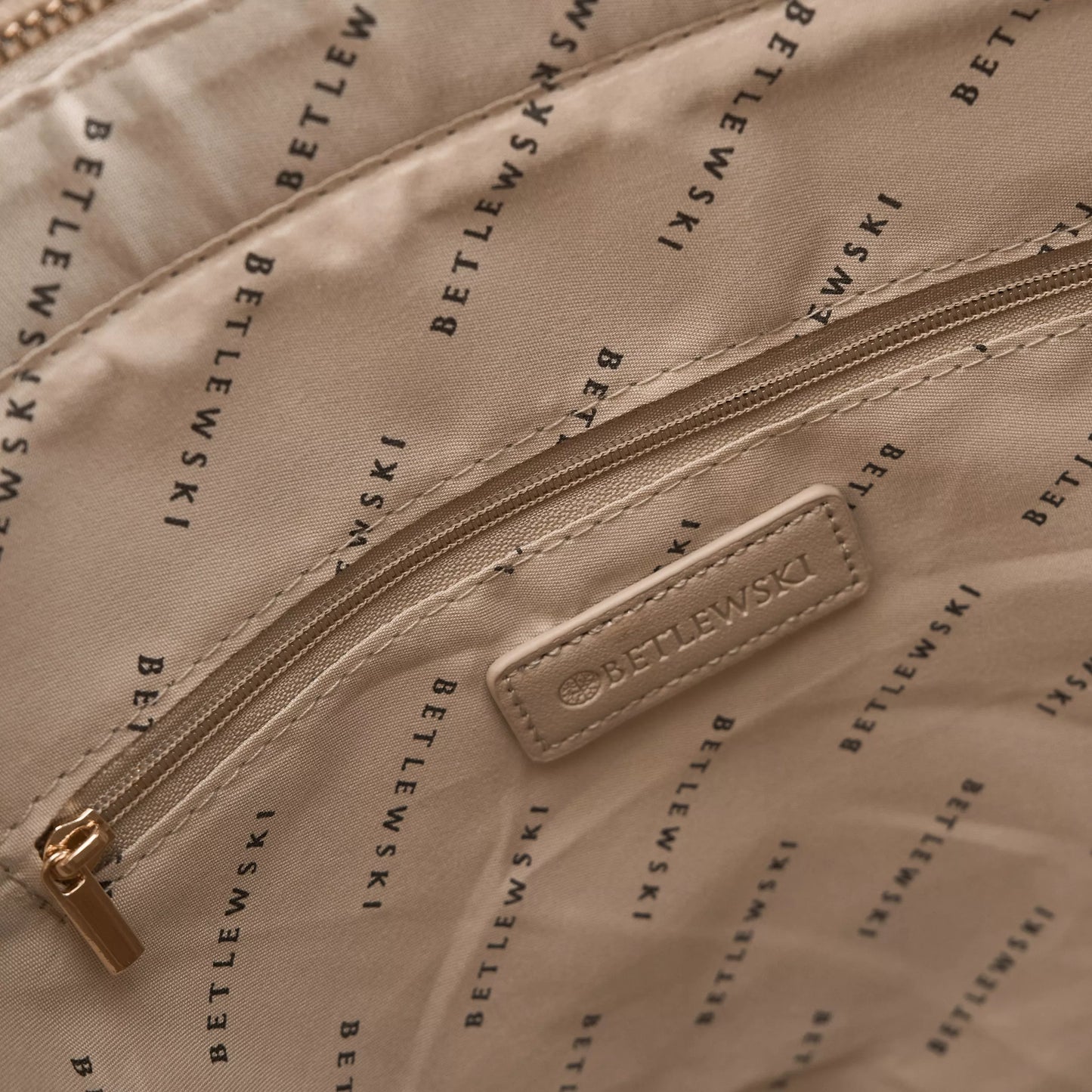 BETLEWSKI Moteriška rankinė "tote bag" šoperio tipo, talpi, patogi, elegantiška, ekologiška
