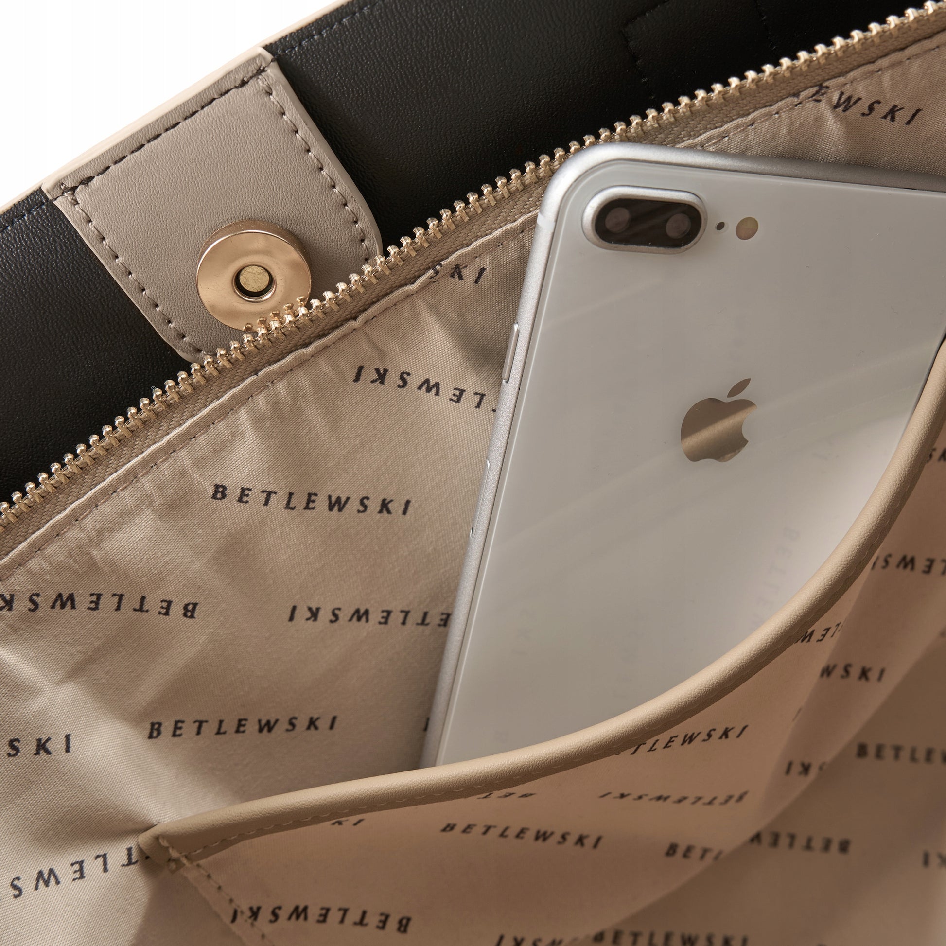 BETLEWSKI klasikinė elegantiška moteriška rankinė per petį, smėlio spalvos, su užtrauktuku