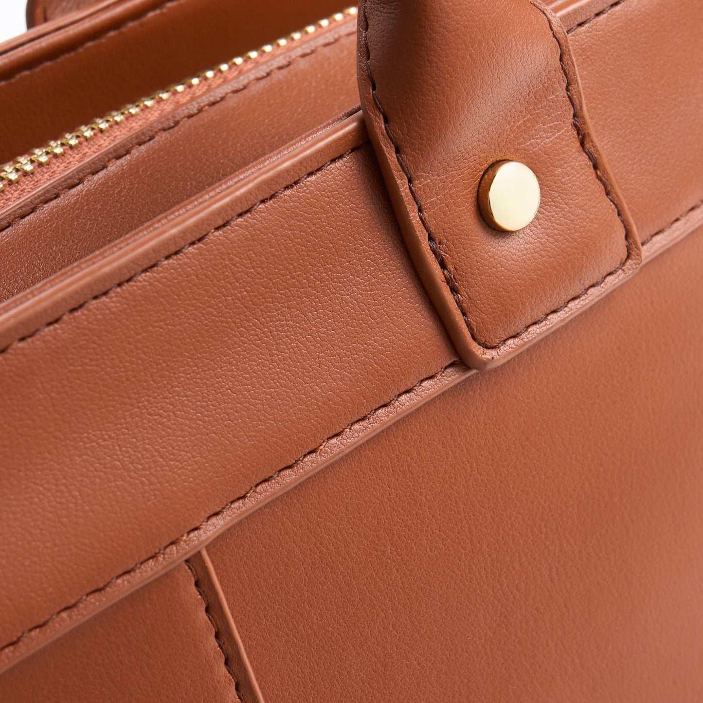 Klasikinė moteriška rankinė ant peties Betlewski, ekologiškos odos, konjako spalvos