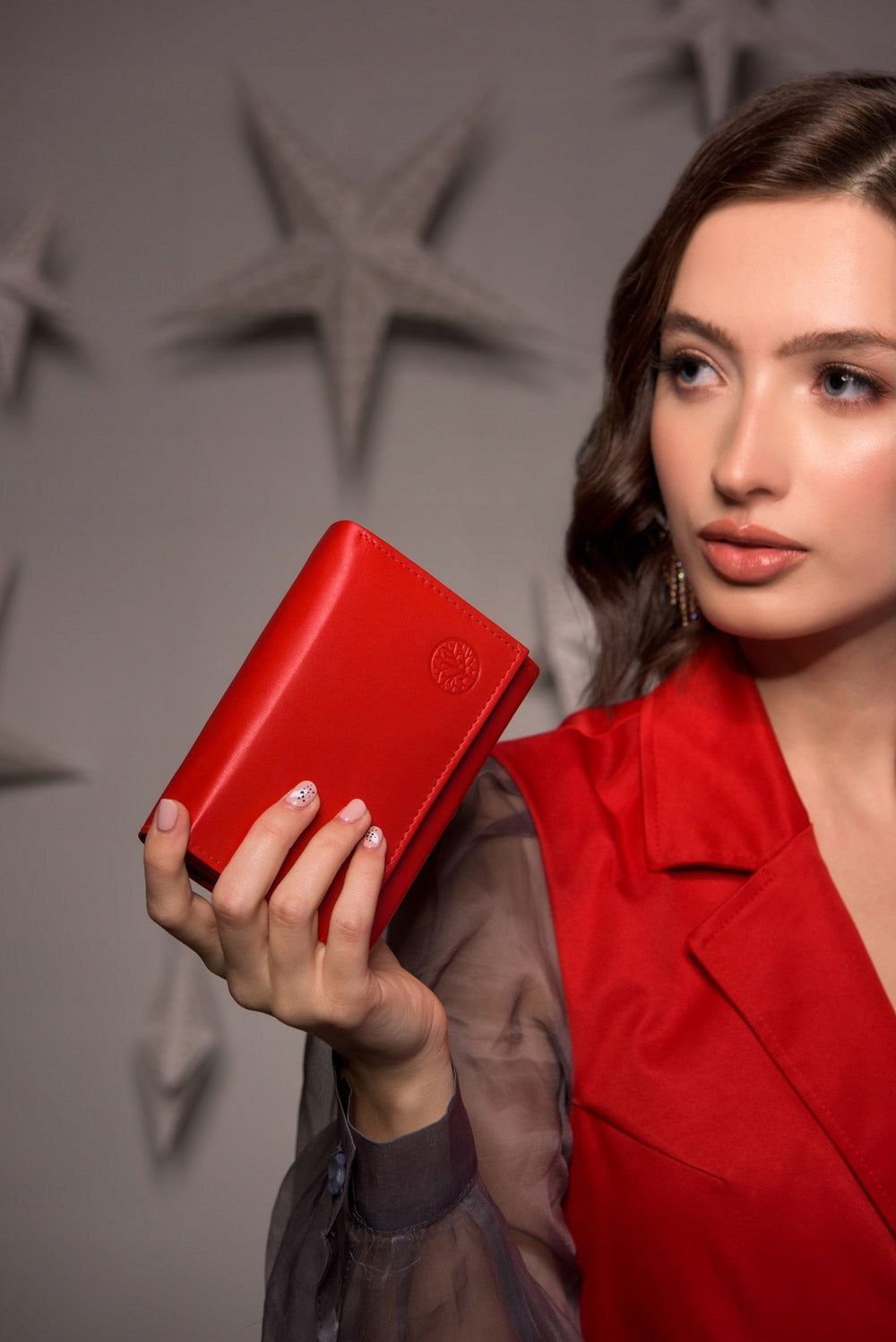 Maža odinė moteriška piniginė kortelėms ir dokumentams, supakuota dėžutėje dovanai Betlewski