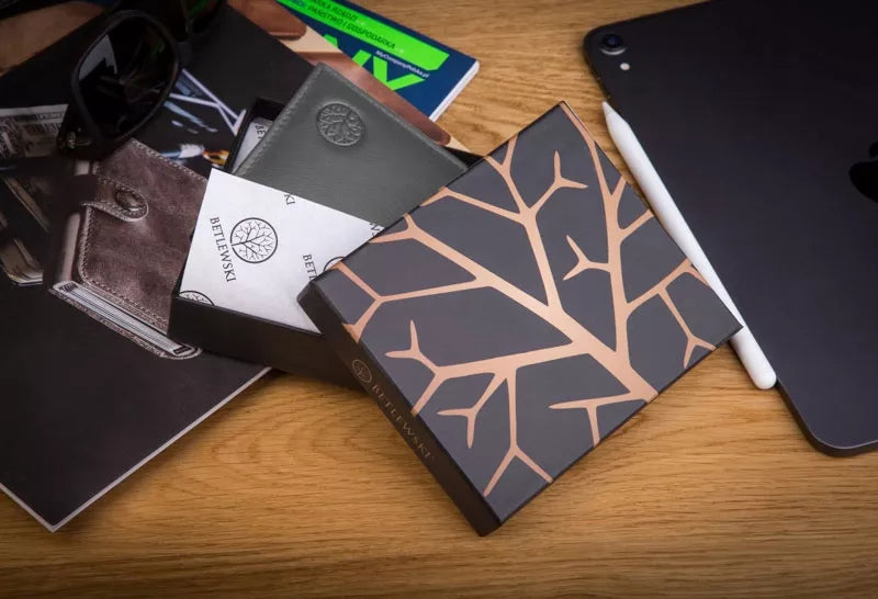 Betlewski odinė piniginė vyriška maža plona slim RFID kelnių kišenei