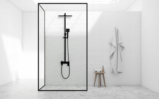 Sieninis juodas vonios ir dušo maišytuvas su lietaus galvute, rankinio dušo galvute ir žarna