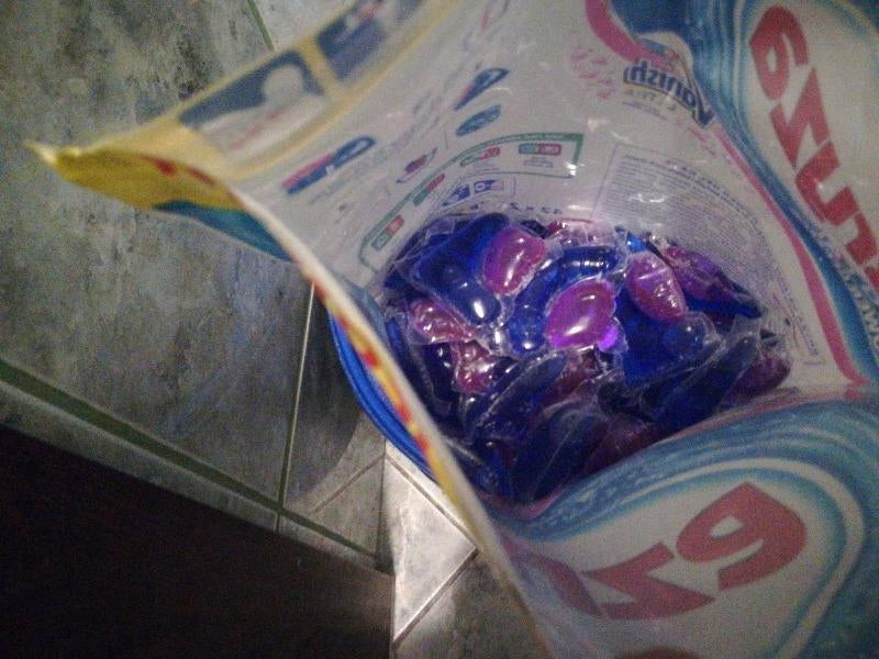 Bryza skalbimo kapsulės Spalva 4in1 Spalvoti audiniai 60 vnt. 60 skalavimų