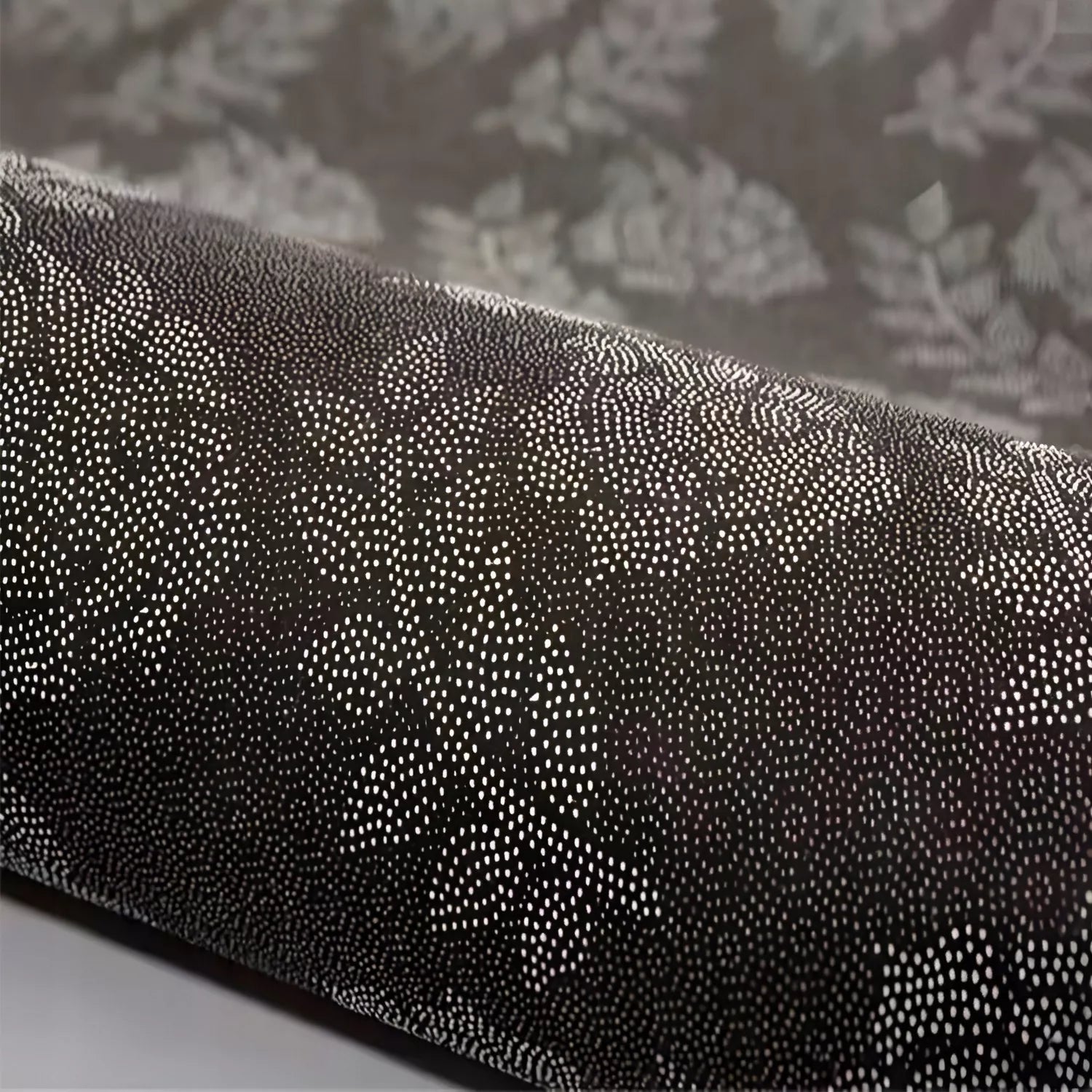DYVONAS 300X200 CM NESLYSTANTIS JUODAS AUKSO TAISYKLINGAS MODERNI MODNINGAS CHODNIK LOFT