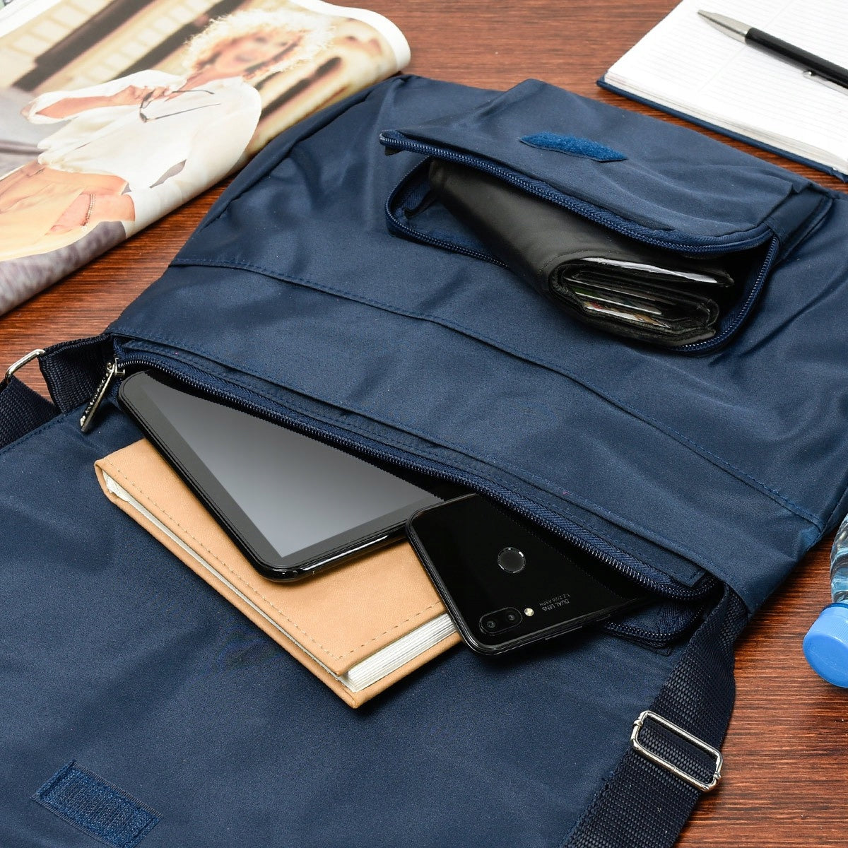 Moteriška rankinė, lengva, medžiaginė pašto rankinė, talpi, su atvartu, Beltimore A4