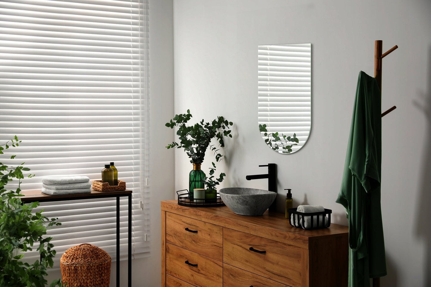 Dekoratyvinis didelis ovalus loftinio stiliaus veidrodis su nuožulniu kraštu montavimui ant sienos 60x100 cm