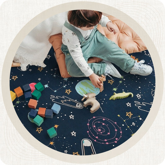 Didelė edukacinė 150x150cm tamsiai mėlyna KOSMOS vaikų kilimo / kilimėlio su neslystančia danga