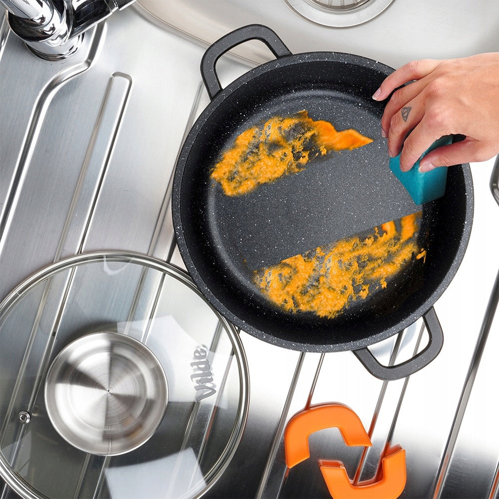 Granitinis puodas su dangčiu, skirtas virti, troškinti, kepti 20 cm 2,1L