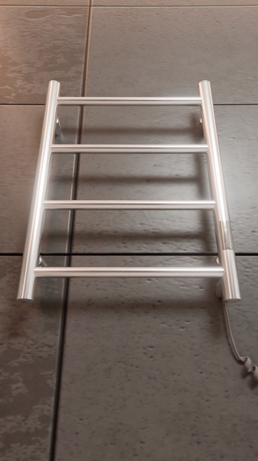 Energijos taupymo elektrinis vonios radiatoriaus 505x400 mm 35W chromas