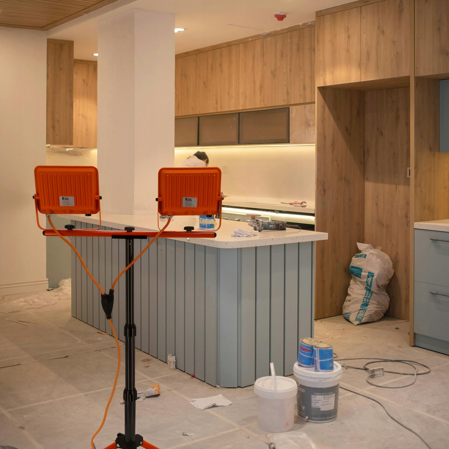 Statinis LED prožektorius statyboms, 2x 50W, 11000lm, stovas, komplektas