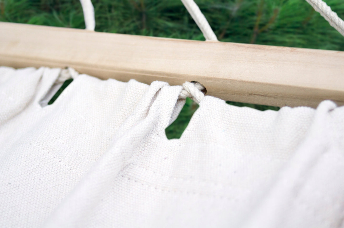 SANTIA dvivietė boho sodo hamakas su kutais ir POTENZA skersiniais