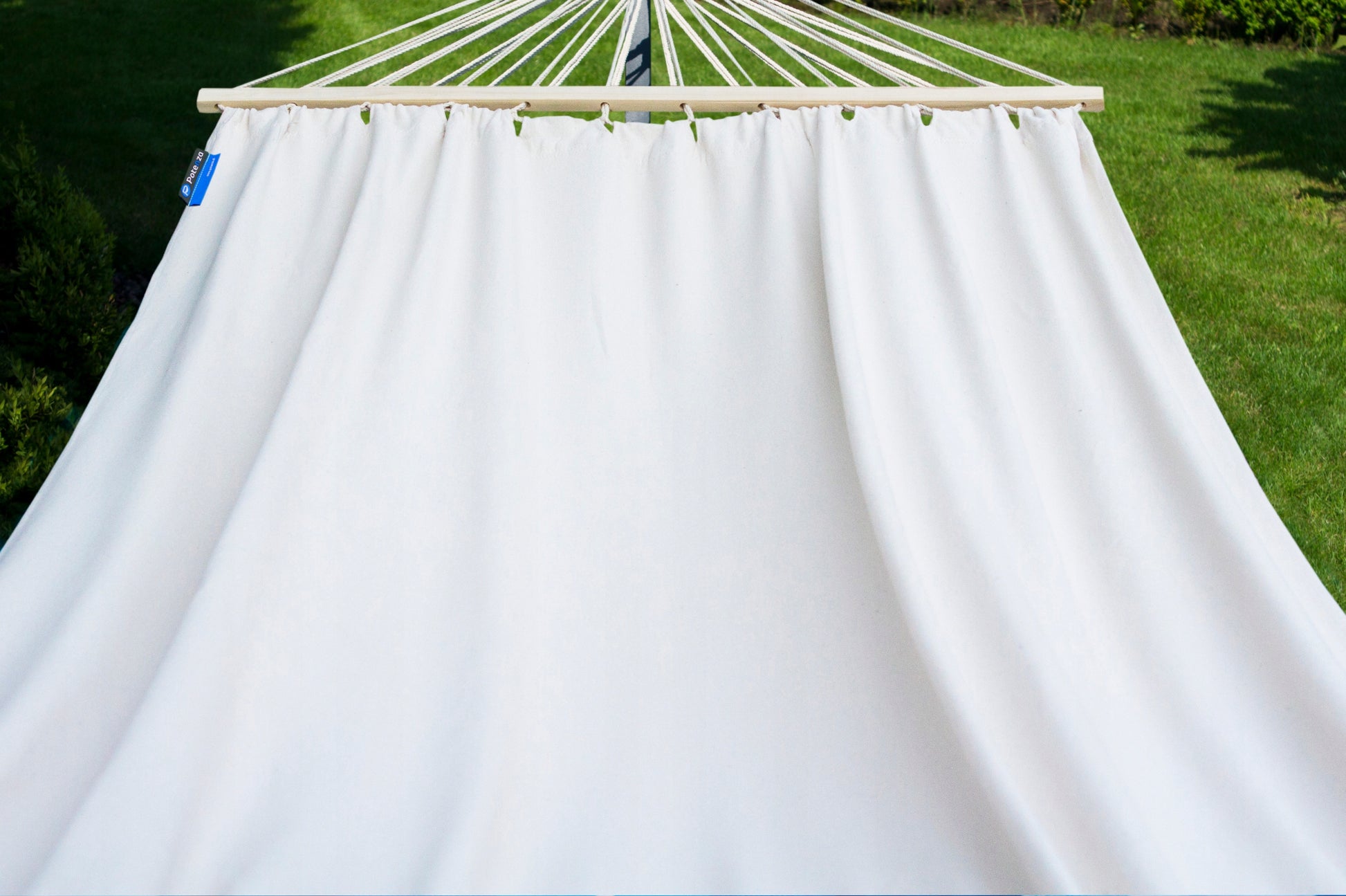 SANTIA dvivietė boho sodo hamakas su kutais ir POTENZA skersiniais