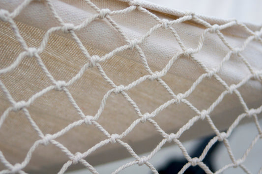 SANTIA dvivietė boho sodo hamakas su kutais ir POTENZA skersiniais