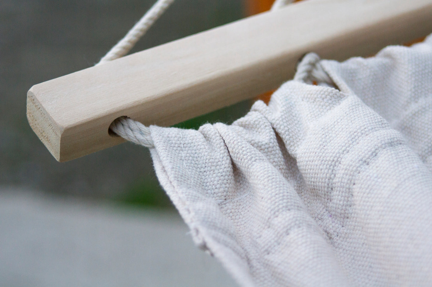 SANTIA dvivietė boho sodo hamakas su kutais ir POTENZA skersiniais