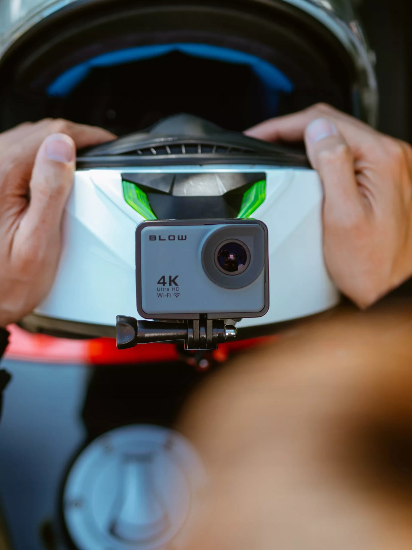 Sportinė kamera BLOW GoPro4U 4K WiFi USB su vandeniui atspariu dėklu ir priedų rinkiniu