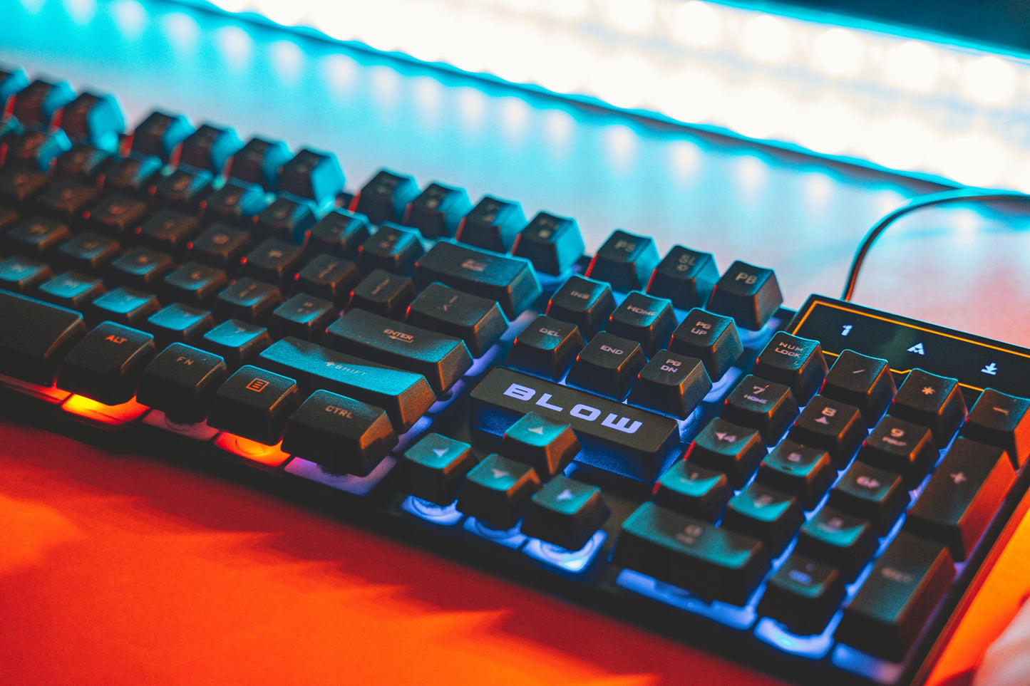 Žaidimų klaviatūra ir pelė RGB profesionaliems žaidėjams USB LED apšvietimu