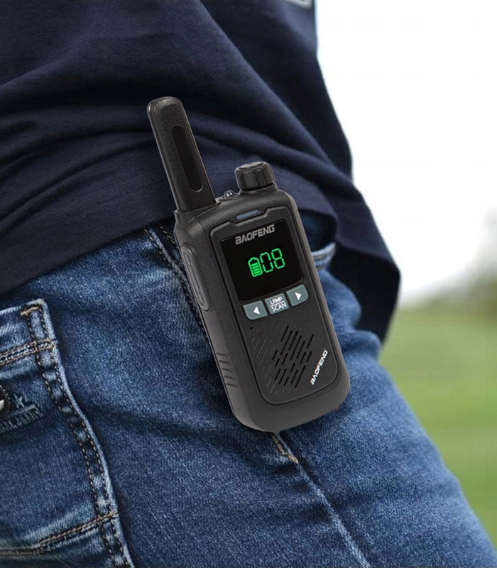 2x WALKI TALKI RADIOTELEFONAS BAOFENG DIDELĖ TALPA ŽIBINTUVĖLIS DIDELIS ATSTUMAS