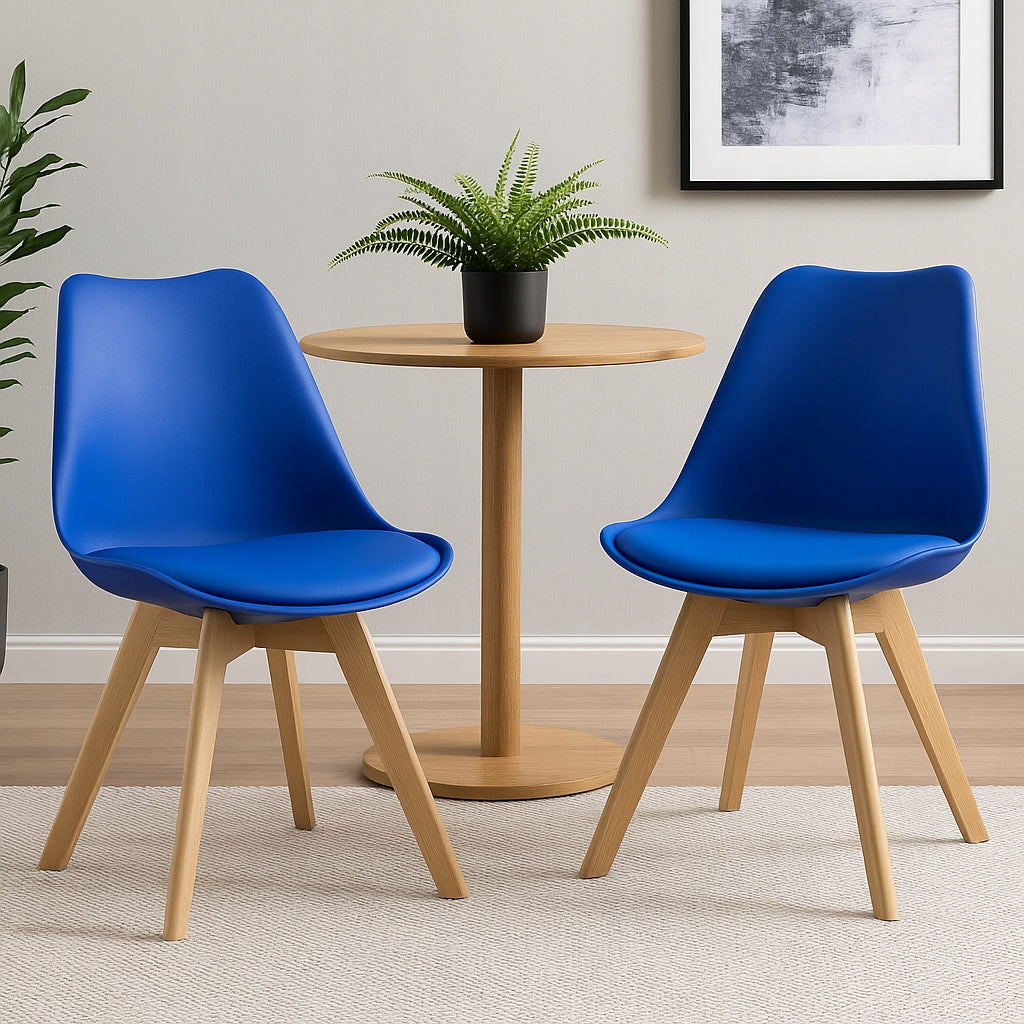 Skandinaviško stiliaus kėdė su mėlyna pagalvėle, ekooda, medinės kojos, 2 vnt.