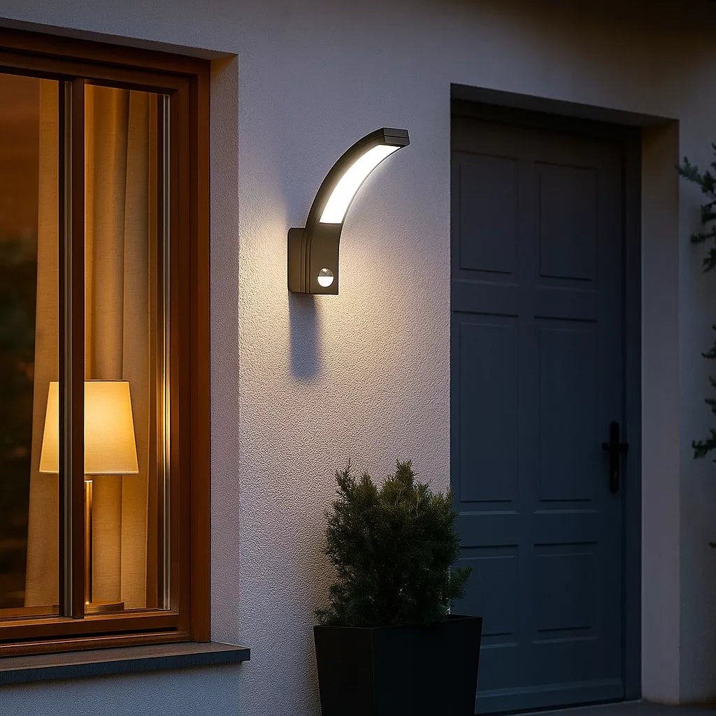 Išorinis LED sieninis šviestuvas 10W sodo lempa su JUDESIO JUTIKLIU fasadinis sieninis