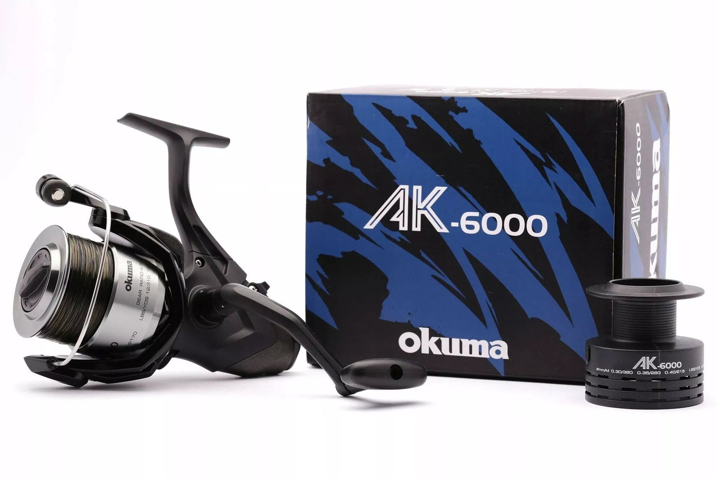 OKUMA AK 6000 ritė su valu + atsarginis būgnelis su laisva eiga PROMO