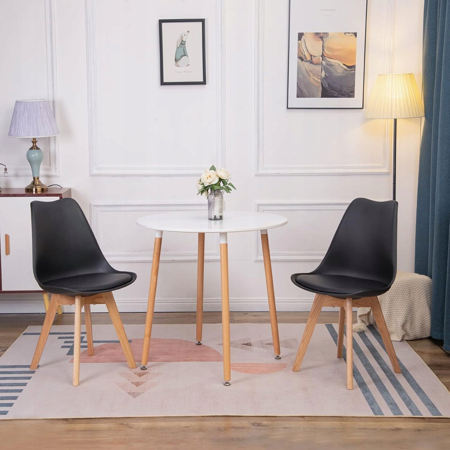 4 juodų ekoodos kėdžių komplektas su paminkštinimu svetainei ir valgomajam ModernHome