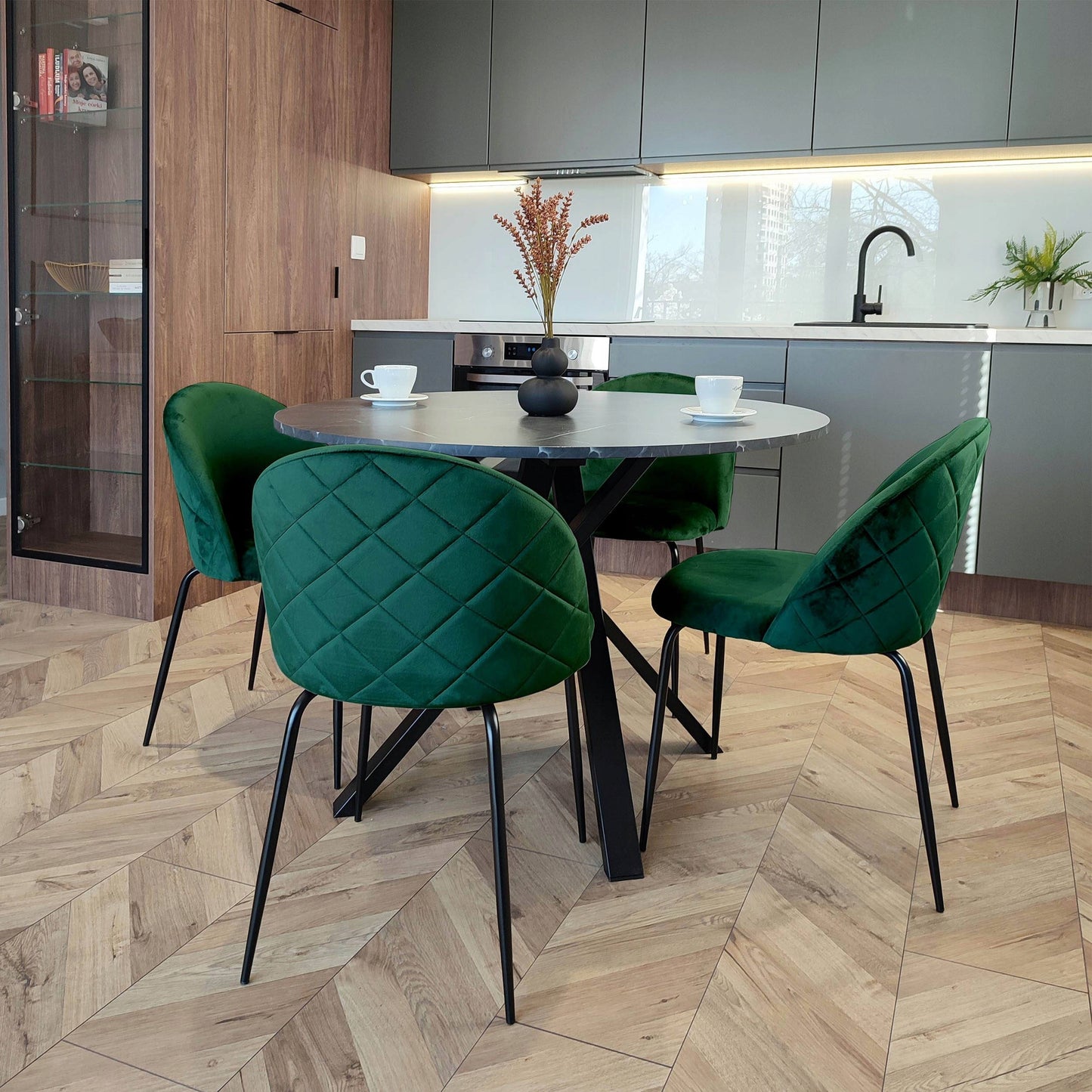 Aksominė kėdė Fargo Velvet tamsiai žalia