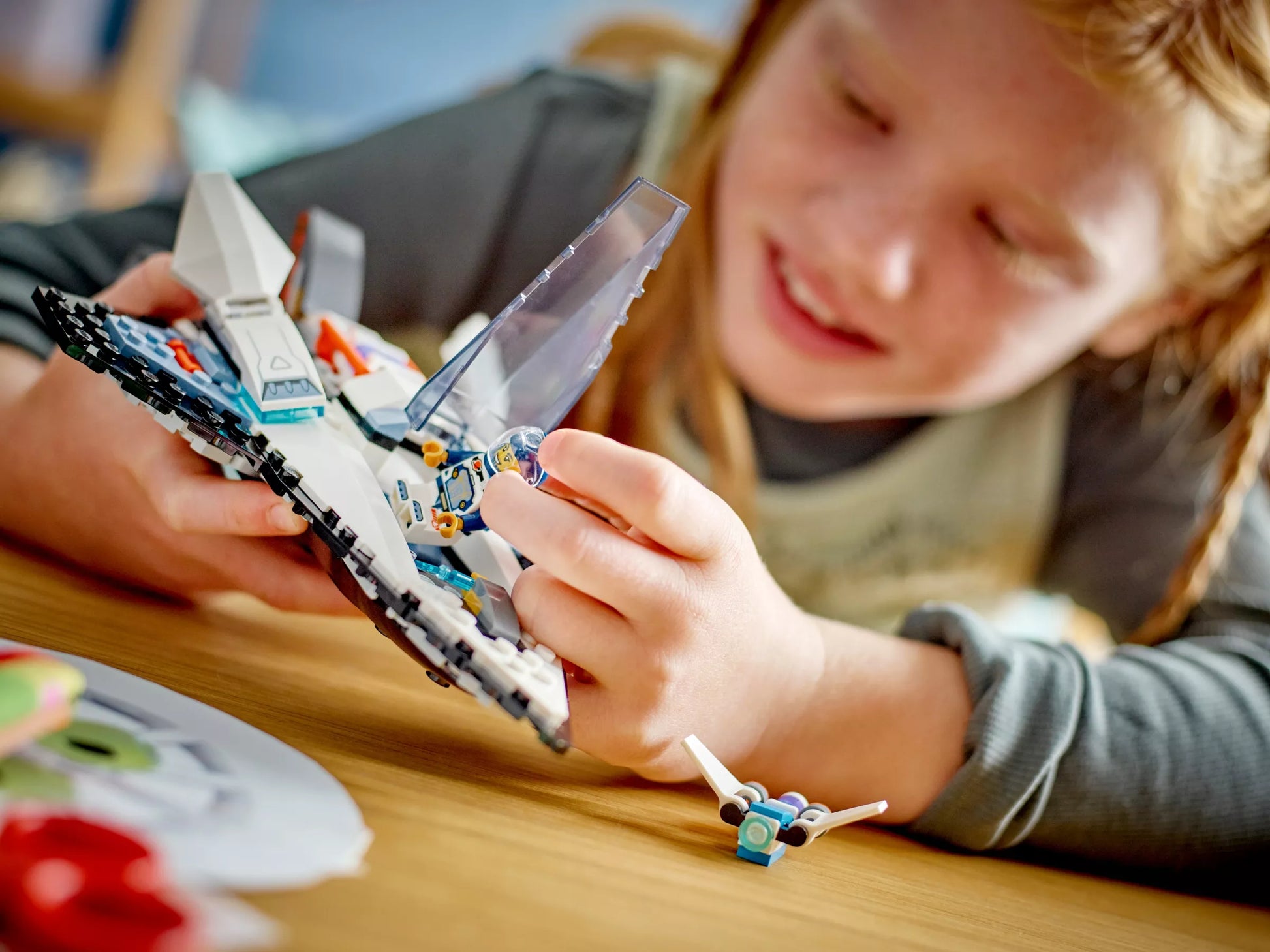 LEGO City Žvaigždėlaivio erdvėlaivis 60430 – kosminis nuotykis vaikams nuo 6 metų