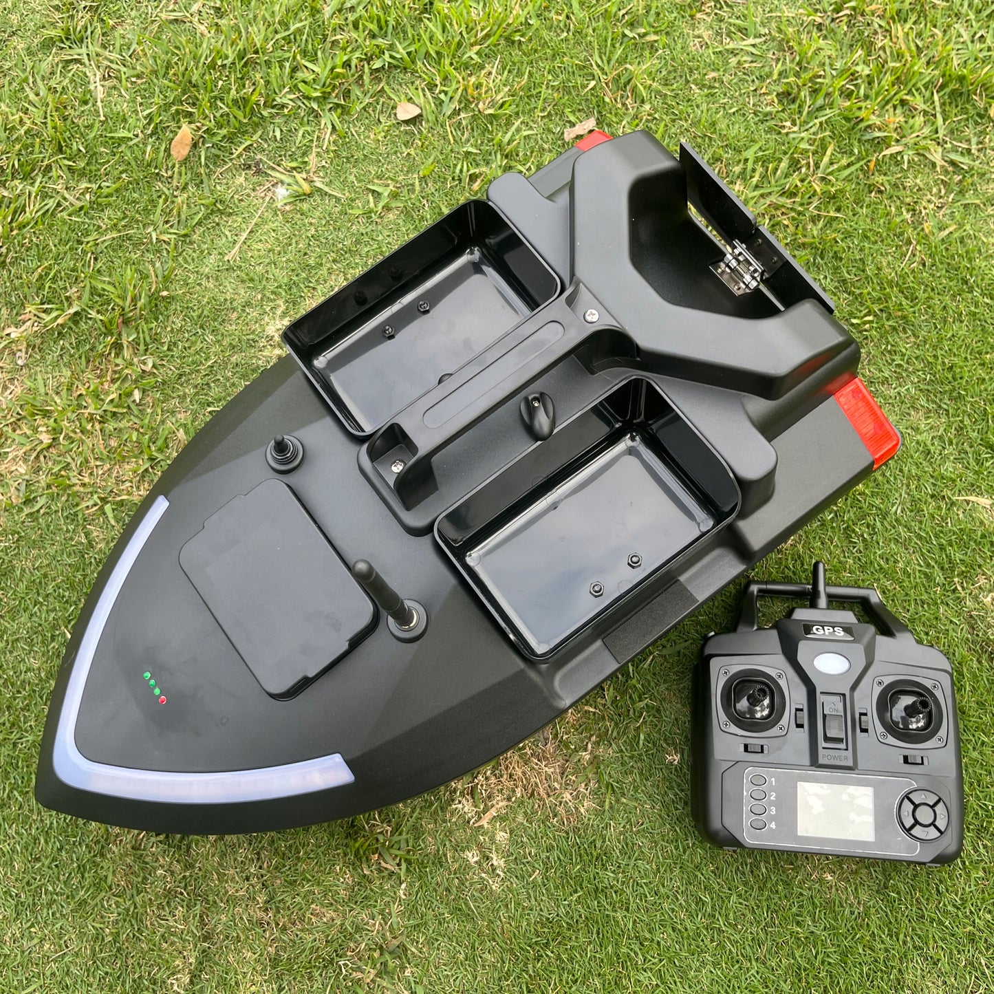 GPS masalinė valtis 500M LED 2KG Dvigubas variklis 10KM/H 12000mAh 2 akumuliatoriai KREPŠYS