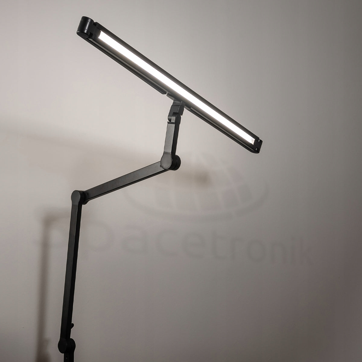 Lėmė be šešėlių braižomoji stalinė lempa su reguliuojamu kosmetiniu / manikiūro galvute